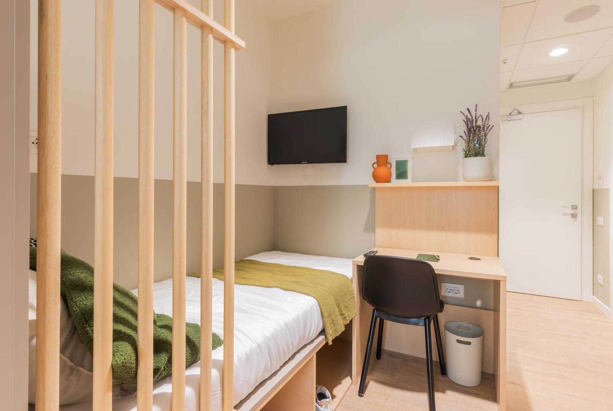 Well-located Campus Near Park Appartement