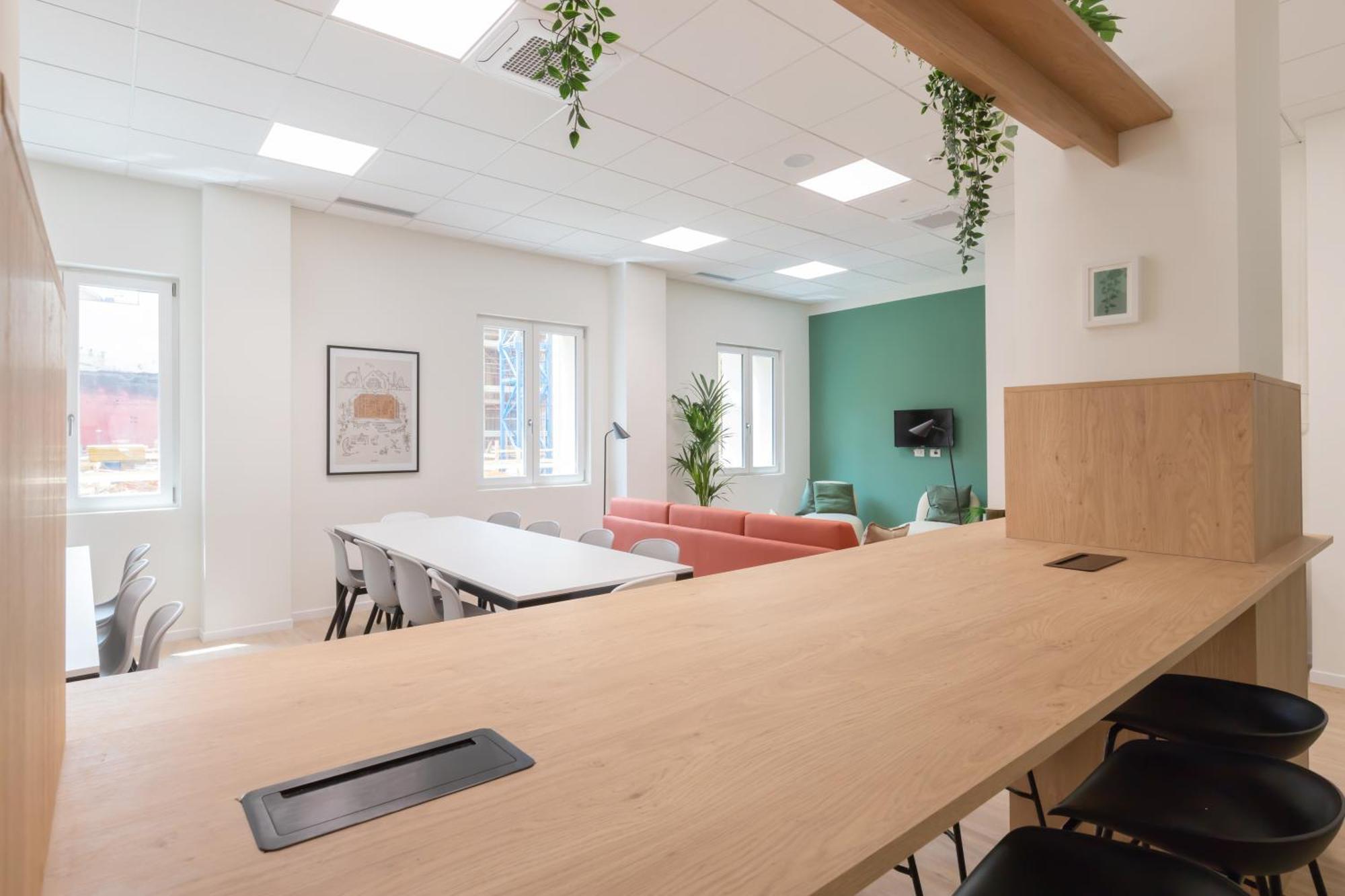 Well-located Campus Near Park * Milaan